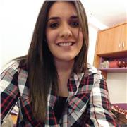 Soy titulada en enseñanzas superiores de música. Actualmente estoy opositando e imparto clases de Lenguaje Musical en una Escuela de música